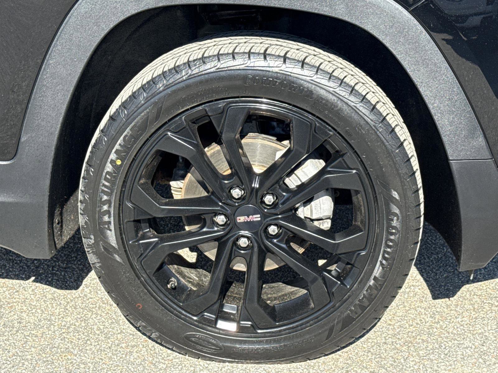 Used 2022 GMC Terrain SLE w/ Driver Convenience Package image 6