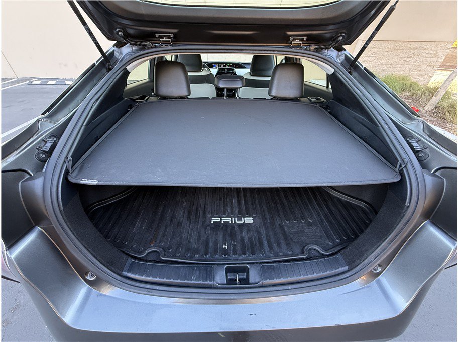 Used 2016 Toyota Prius Three Touring FWD image 21