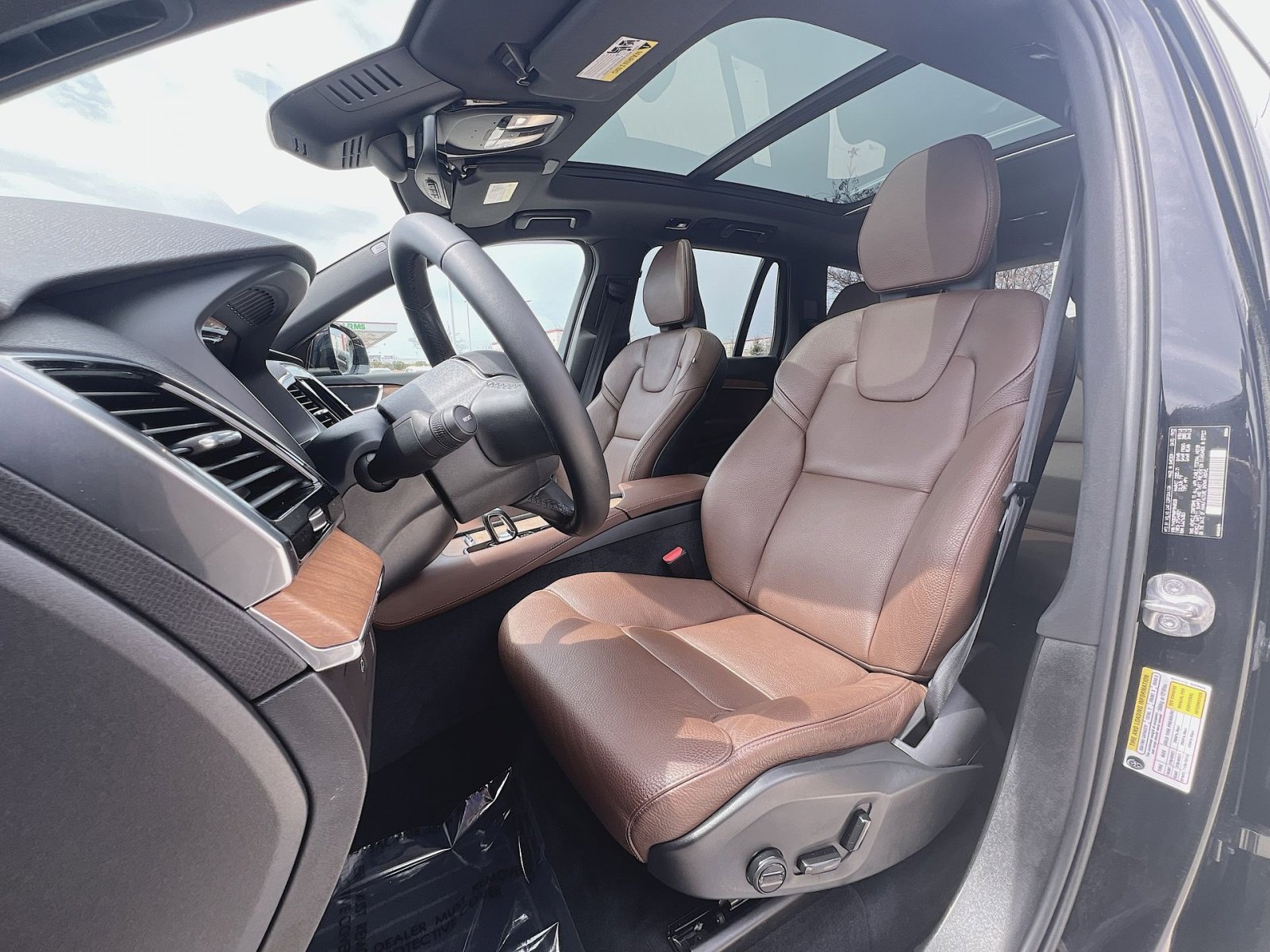 Certified 2023 Volvo XC90 B6 Plus AWD/4WD image 11