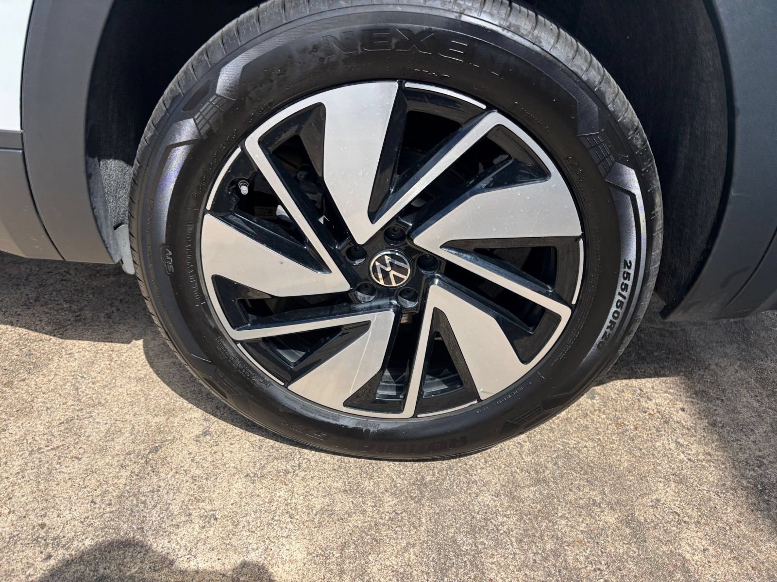 Used 2026 Volkswagen Atlas SE FWD image 29
