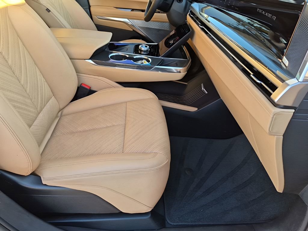 Certified 2025 Cadillac Escalade IQ Luxury 2 image 16