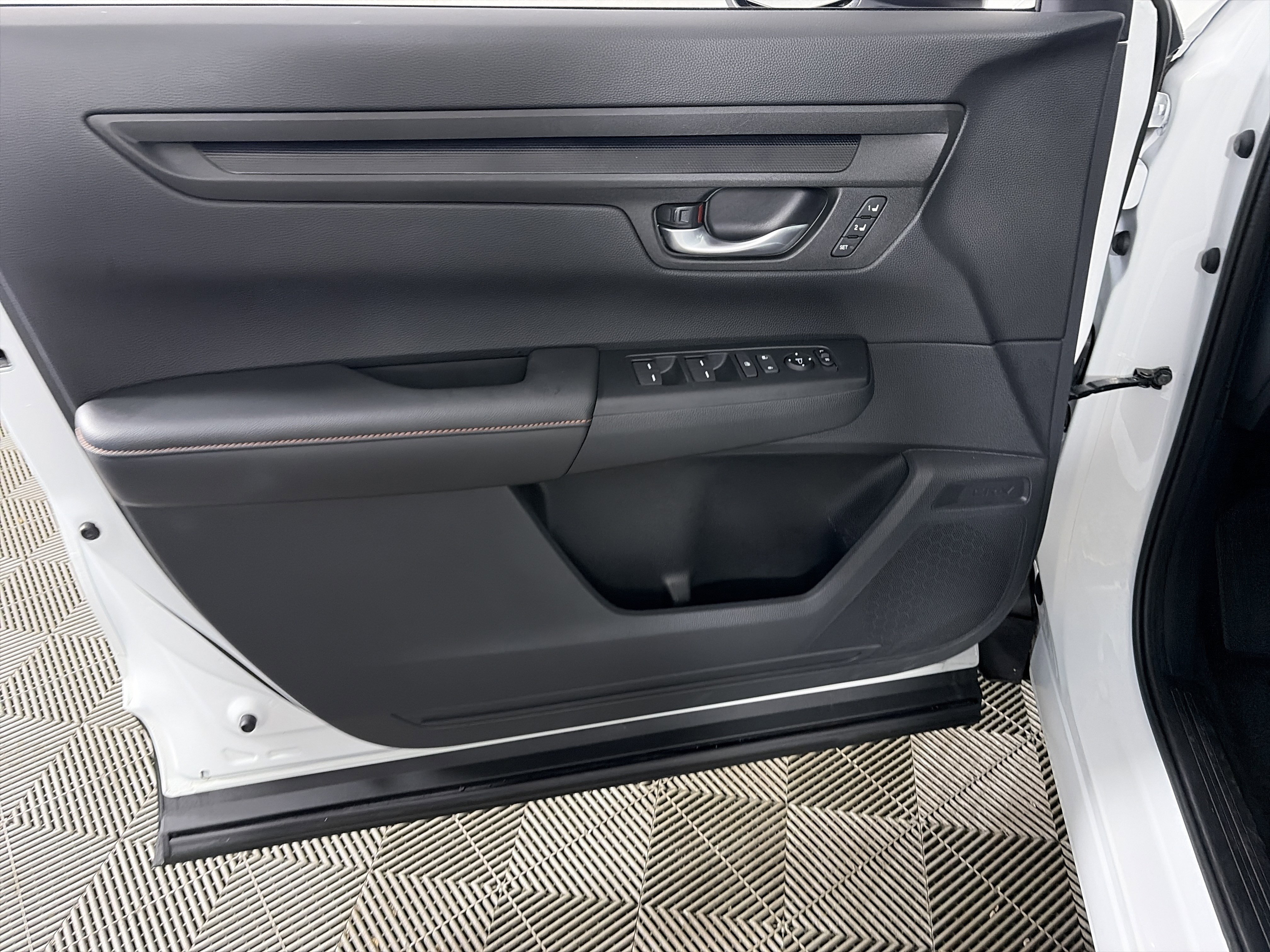 Used 2024 Honda CR-V Sport-L image 28