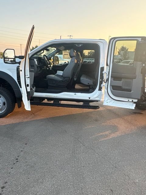 New 2027 Ford F550 4x4 Supercab Super Duty w/ XL Chrome Package image 15