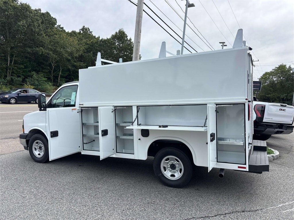 New 2025 GMC Savana 3500 w/ Power Convenience Package image 12