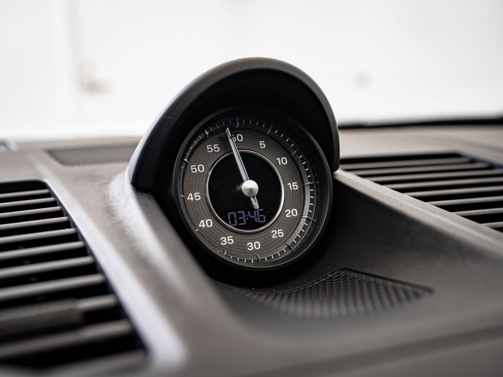 Used 2015 Porsche 911 Carrera image 30