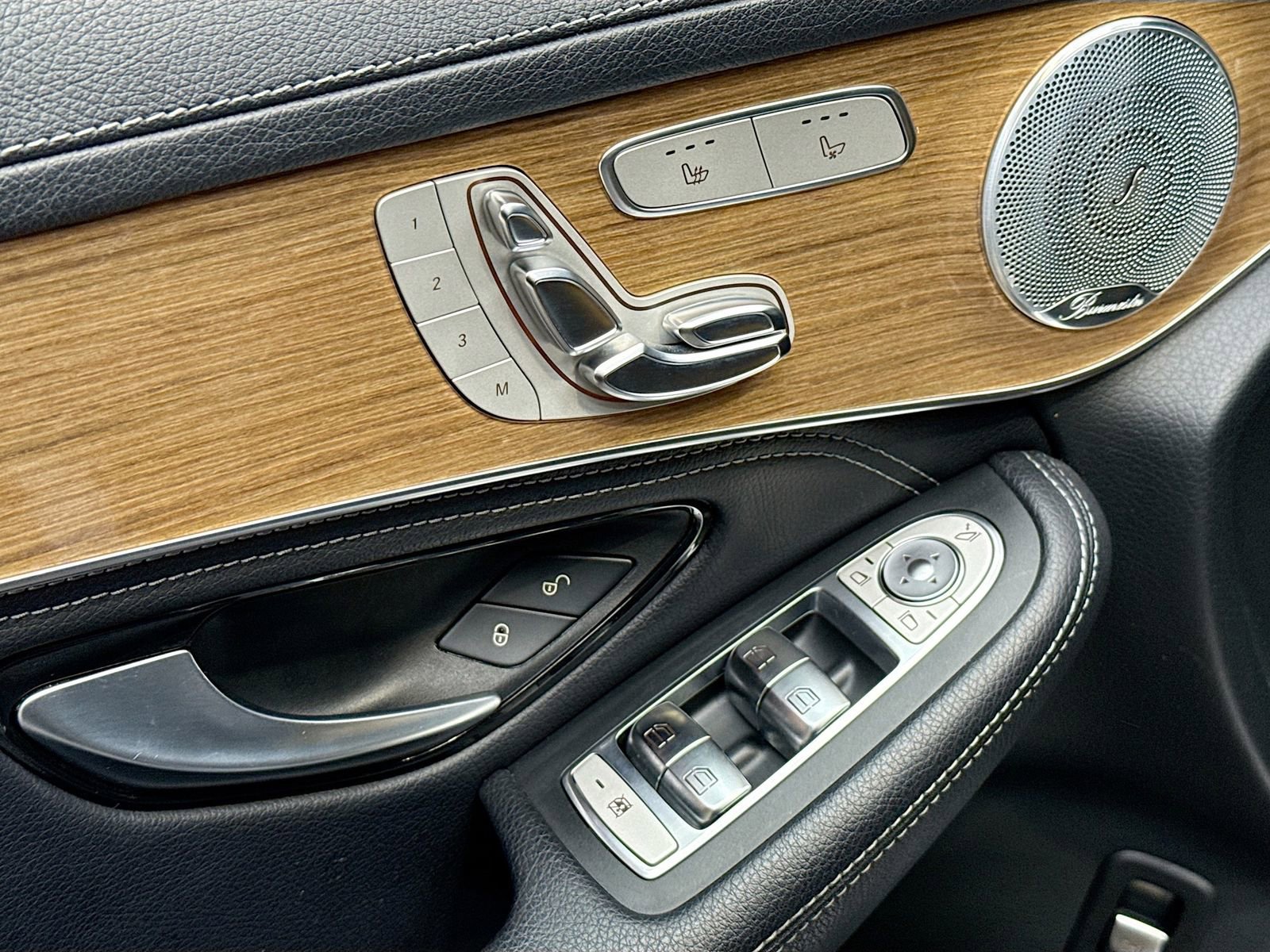 Used 2018 Mercedes-Benz GLC 300 4MATIC image 19