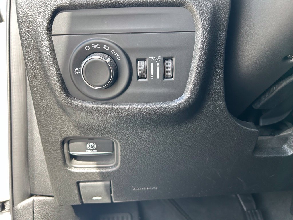 Used 2023 Jeep Grand Cherokee L Laredo w/ Luxury Tech Group I AWD/4WD image 18