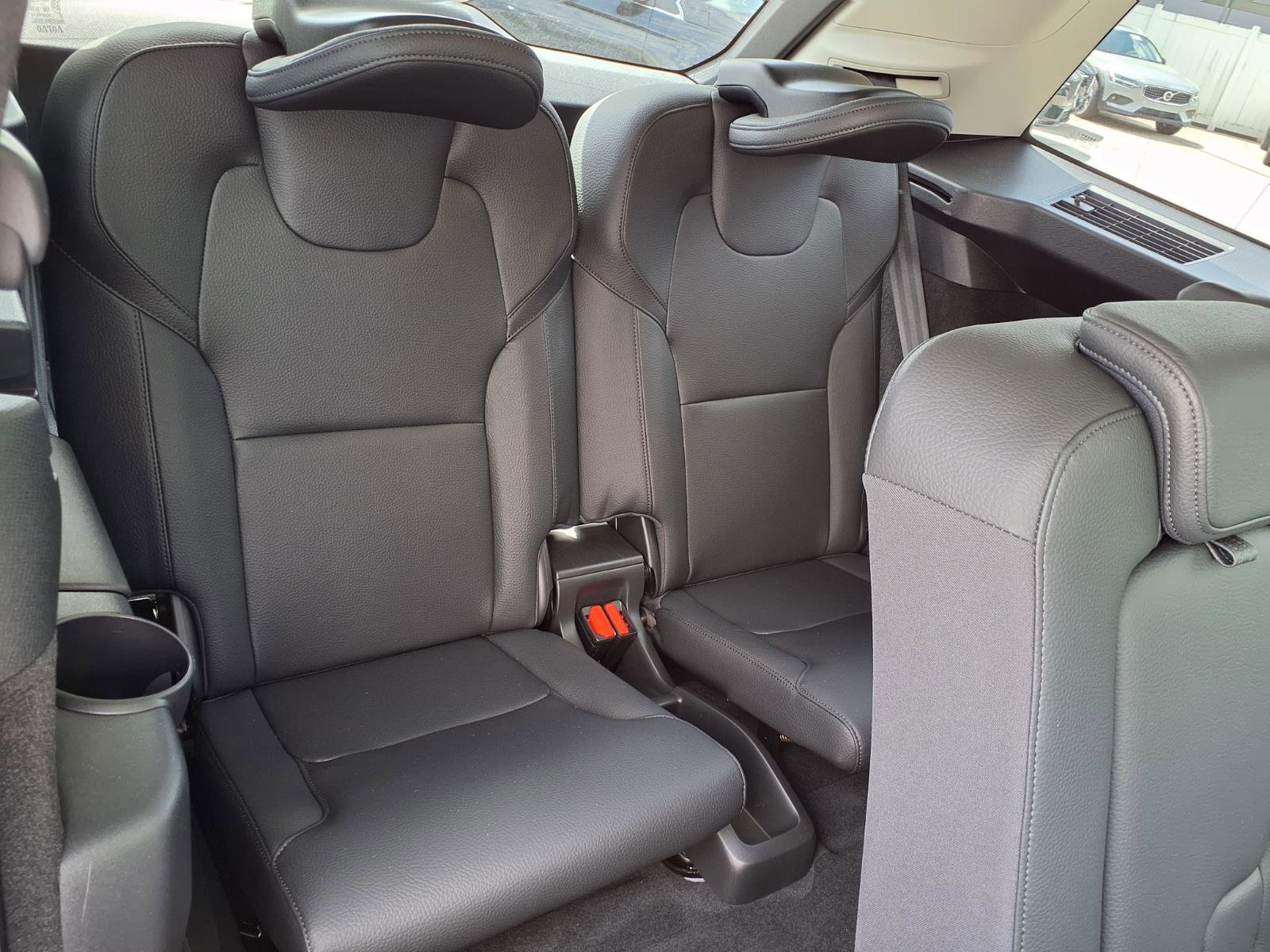 Certified 2024 Volvo XC90 B5 Plus w/ Protection Package Premier image 16