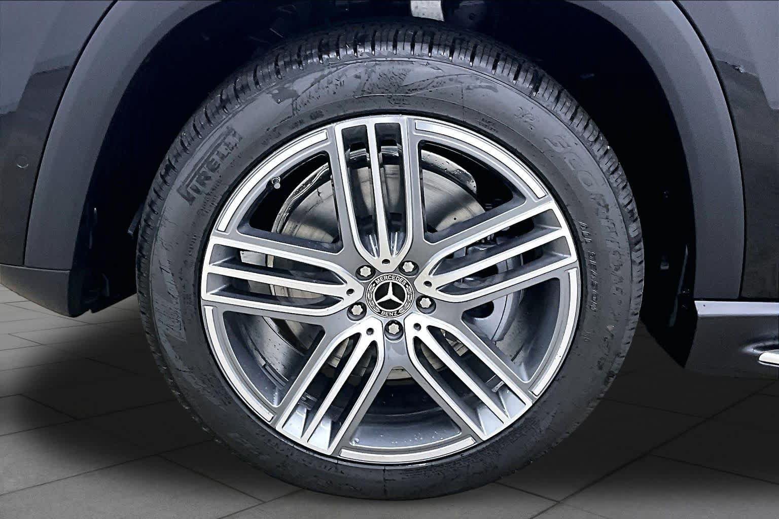 New 2026 Mercedes-Benz GLS 450 4MATIC image 11