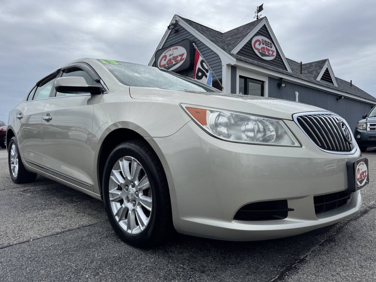 Used 2013 Buick LaCrosse FWD image 1