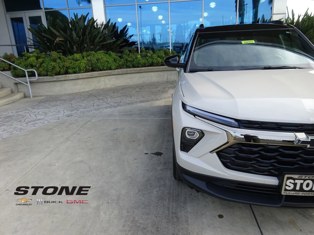 Used 2026 Chevrolet TrailBlazer RS w/ Driver Confidence Package image 32