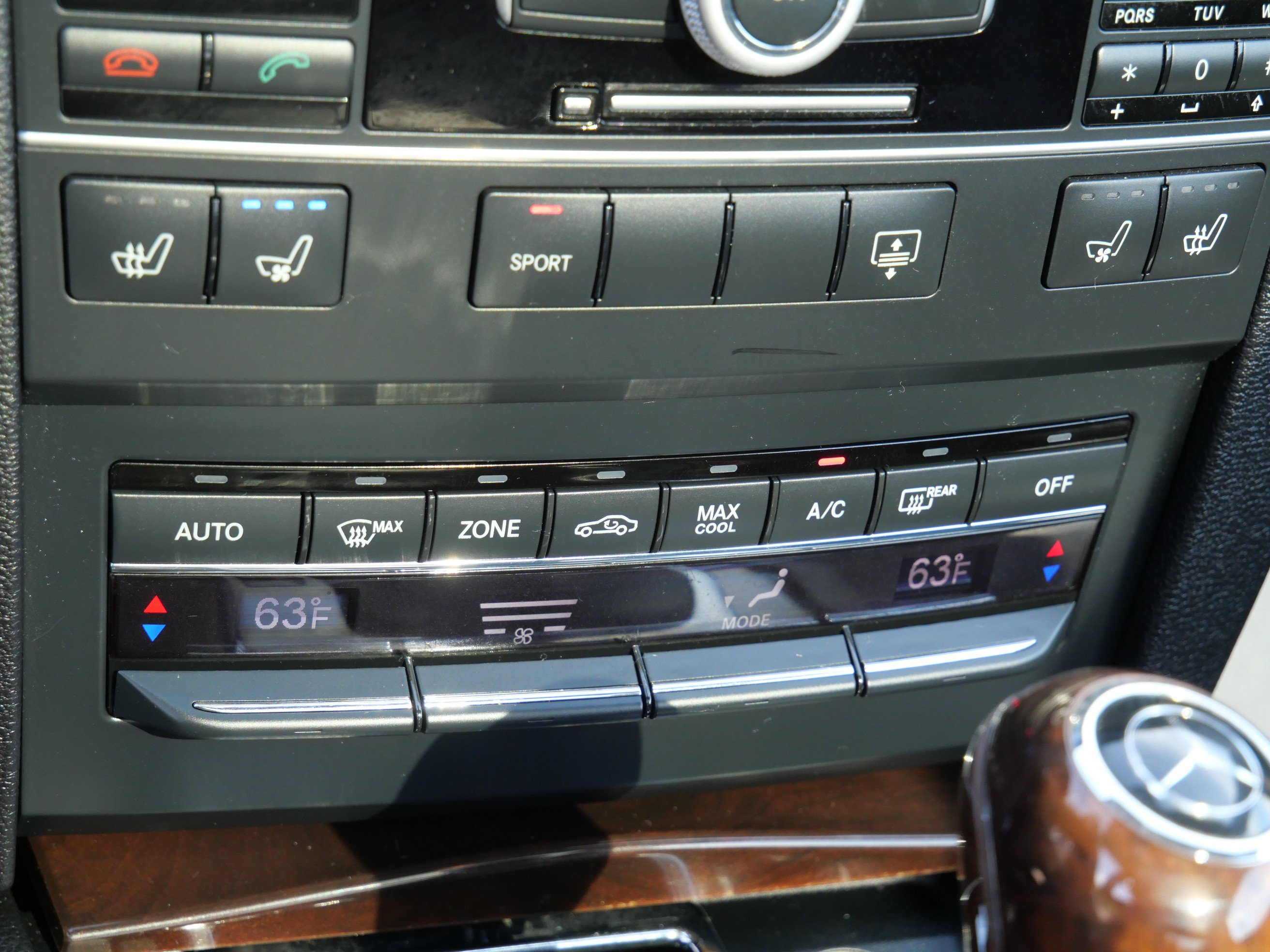 Used 2011 Mercedes-Benz E 550 Coupe image 28