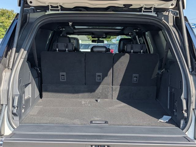 New 2027 Ford Expedition Max Platinum w/ Stealth Appearance Package RWD image 25