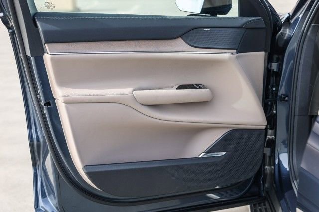 New 2025 Volvo EX90 Plus image 24