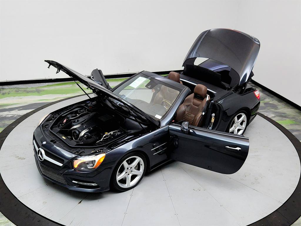 Used 2013 Mercedes-Benz SL 550 image 31