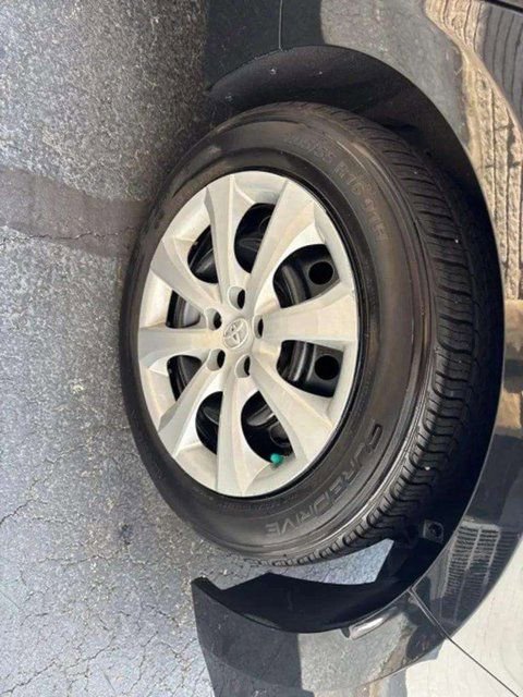 Used 2022 Toyota Corolla LE image 14