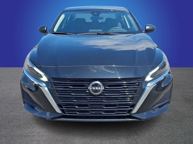 Used 2025 Nissan Altima 2.5 SV FWD image 2