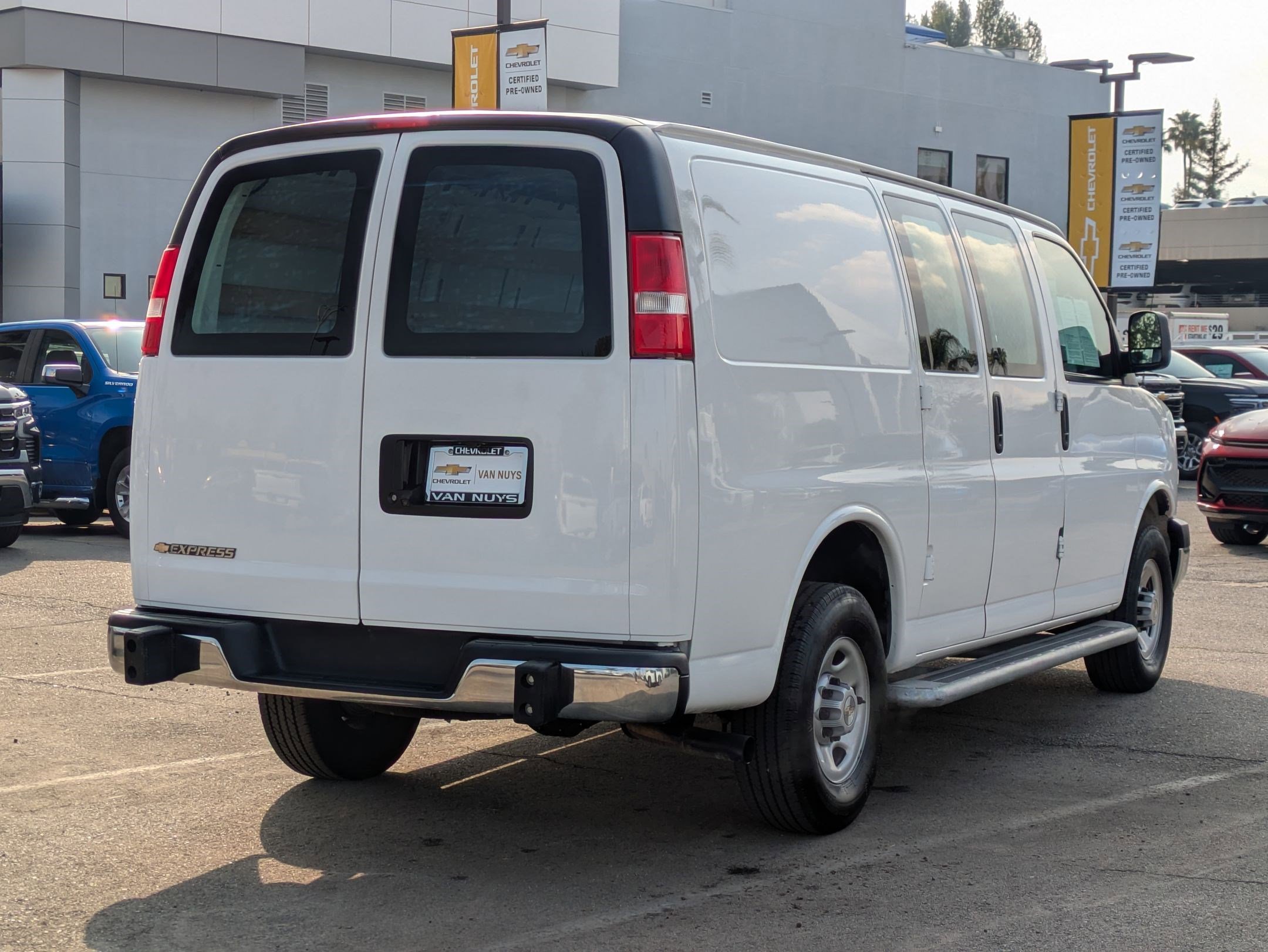 Used 2024 Chevrolet Express 2500 Work Van w/ Driver Convenience Package image 5