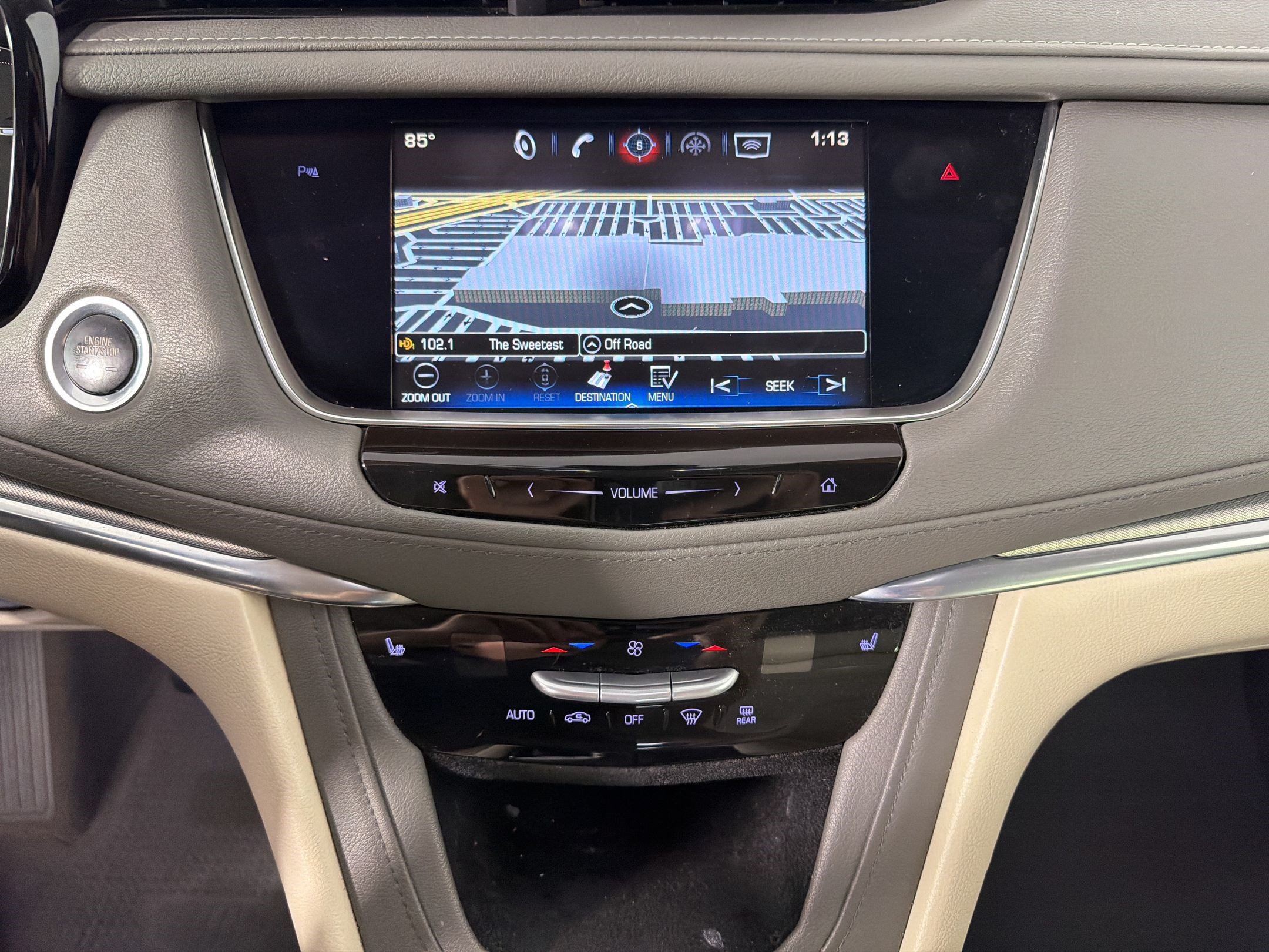 Used 2018 Cadillac XT5 Luxury w/ Driver Awareness Package FWD image 19