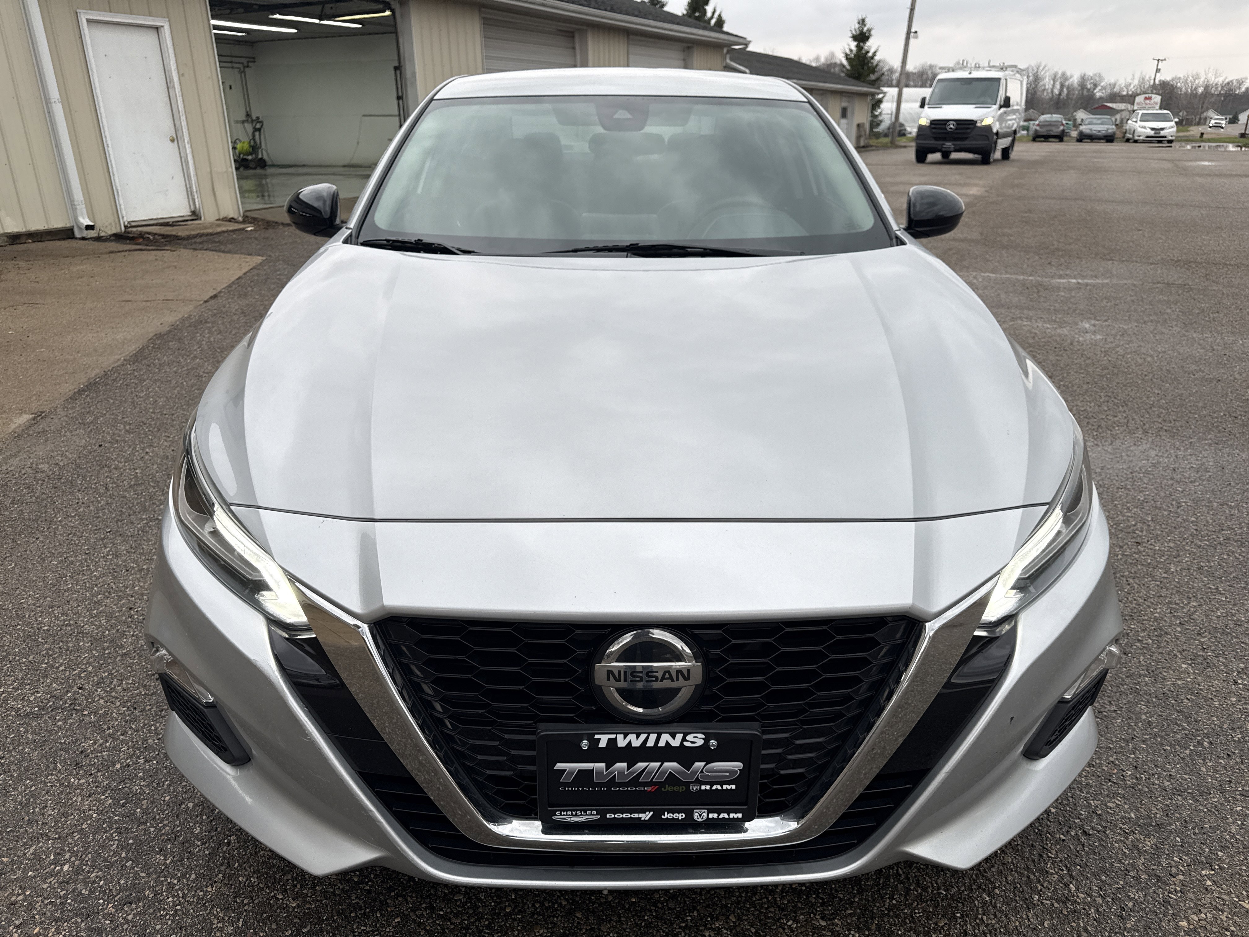 Used 2021 Nissan Altima 2.5 SR FWD image 8