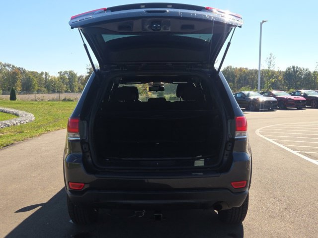 Used 2016 Jeep Grand Cherokee Laredo w/ Quick Order Package 23E AWD/4WD image 9