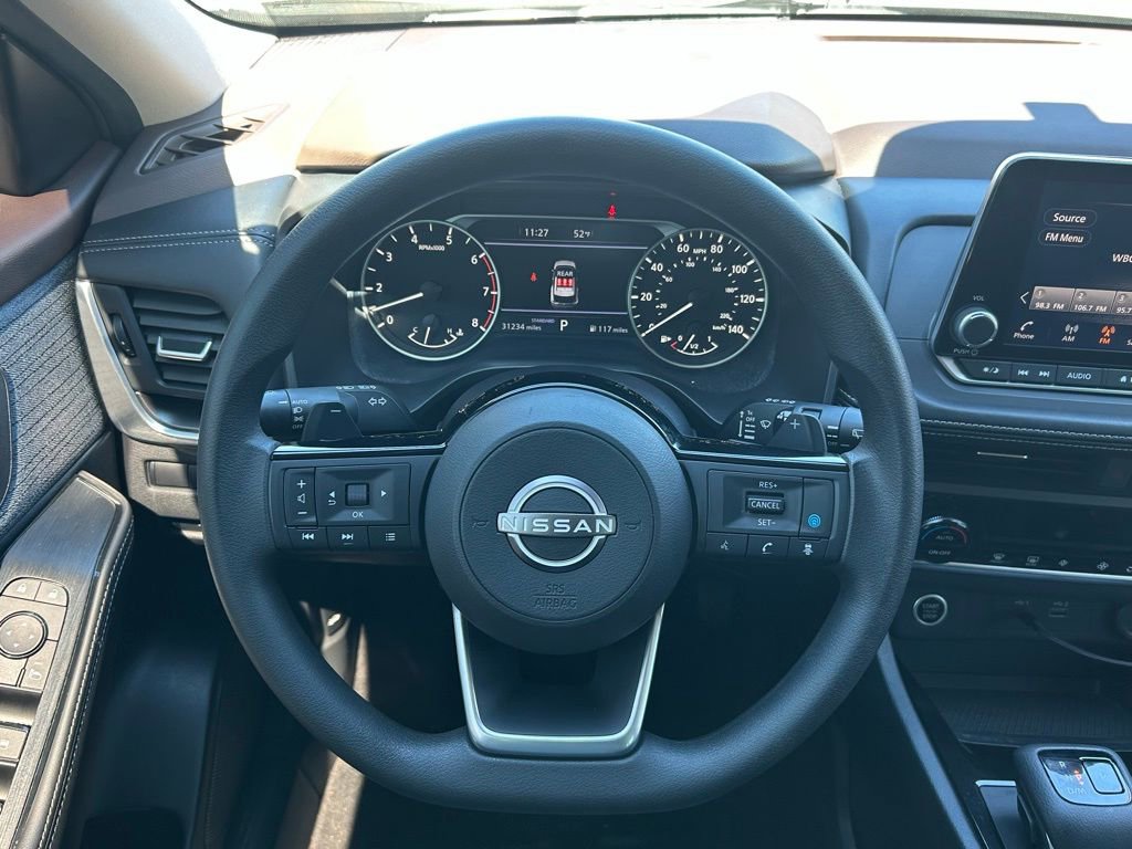 Used 2023 Nissan Rogue SV image 18