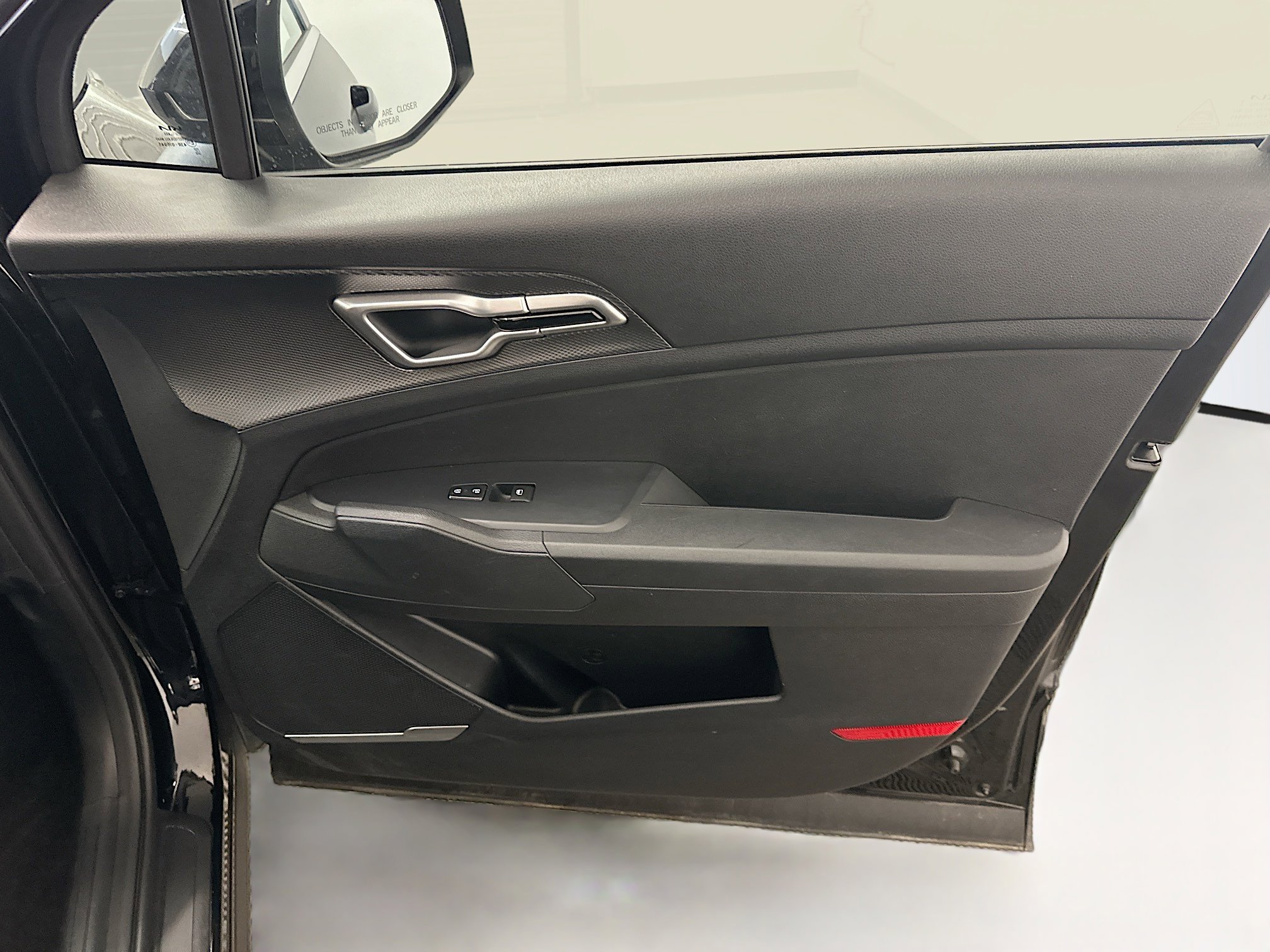 Used 2025 Kia Sportage LX AWD/4WD image 32