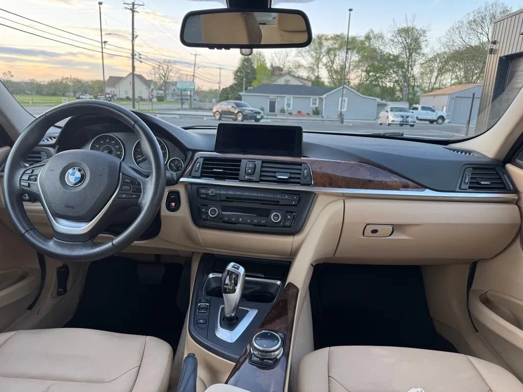 Used 2014 BMW 328i xDrive Sedan AWD/4WD image 9