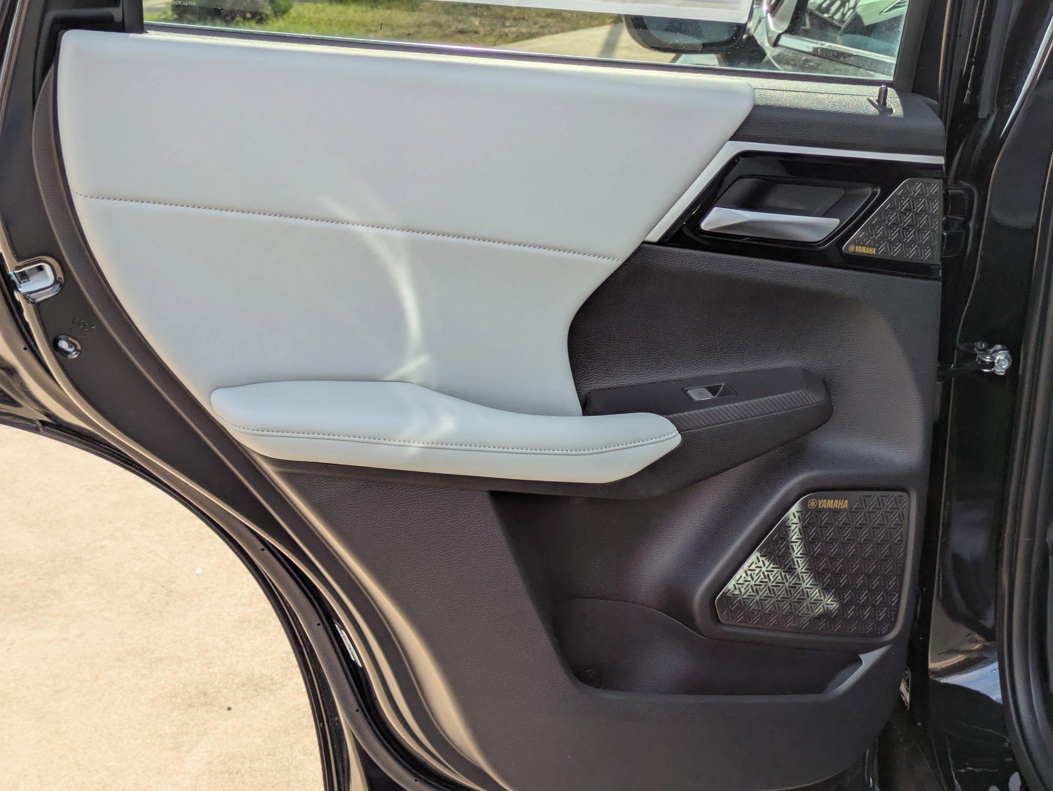 New 2025 Mitsubishi Outlander SE FWD image 14