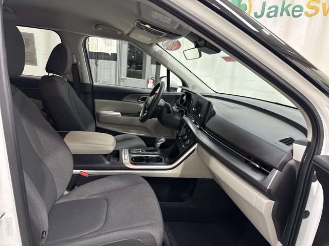 Certified 2023 Kia Carnival LX FWD image 31