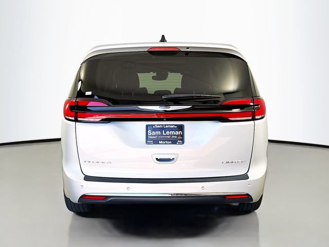 Used 2024 Chrysler Pacifica Limited FWD image 6