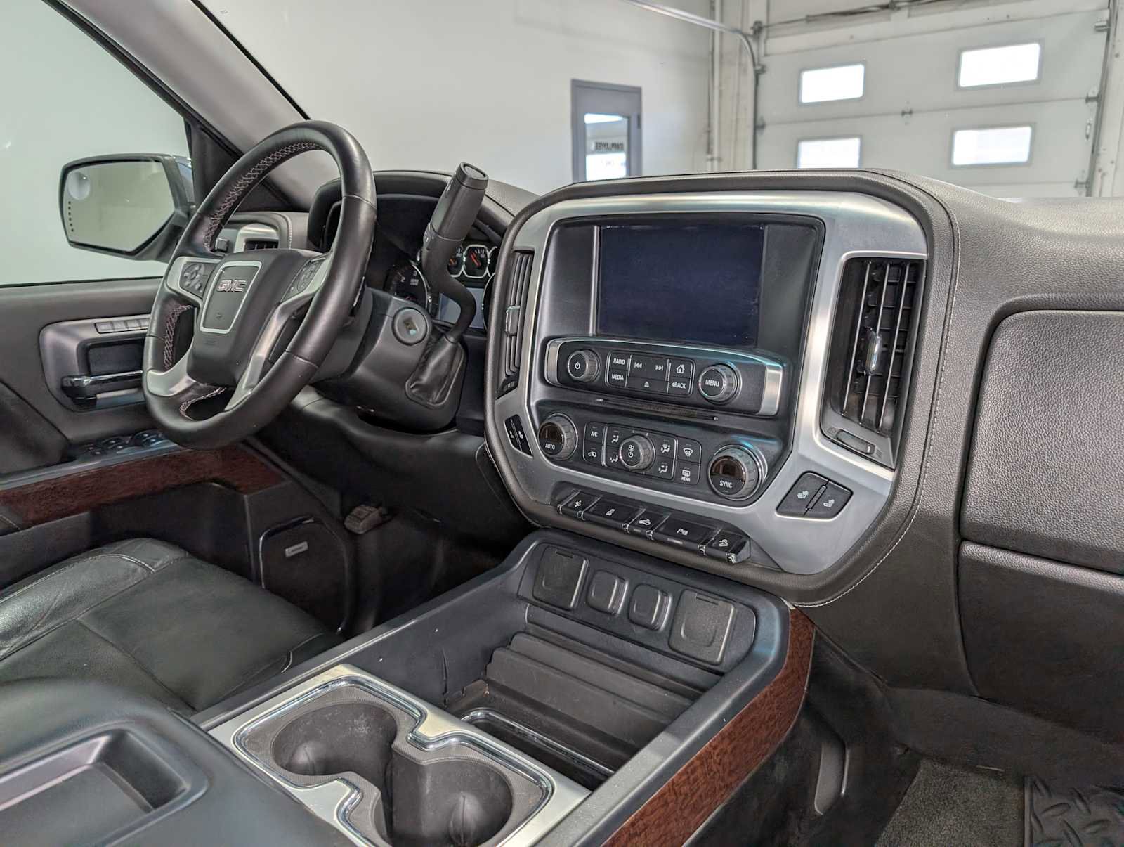 Used 2015 GMC Sierra 1500 SLT w/ SLT Preferred Package AWD/4WD image 44