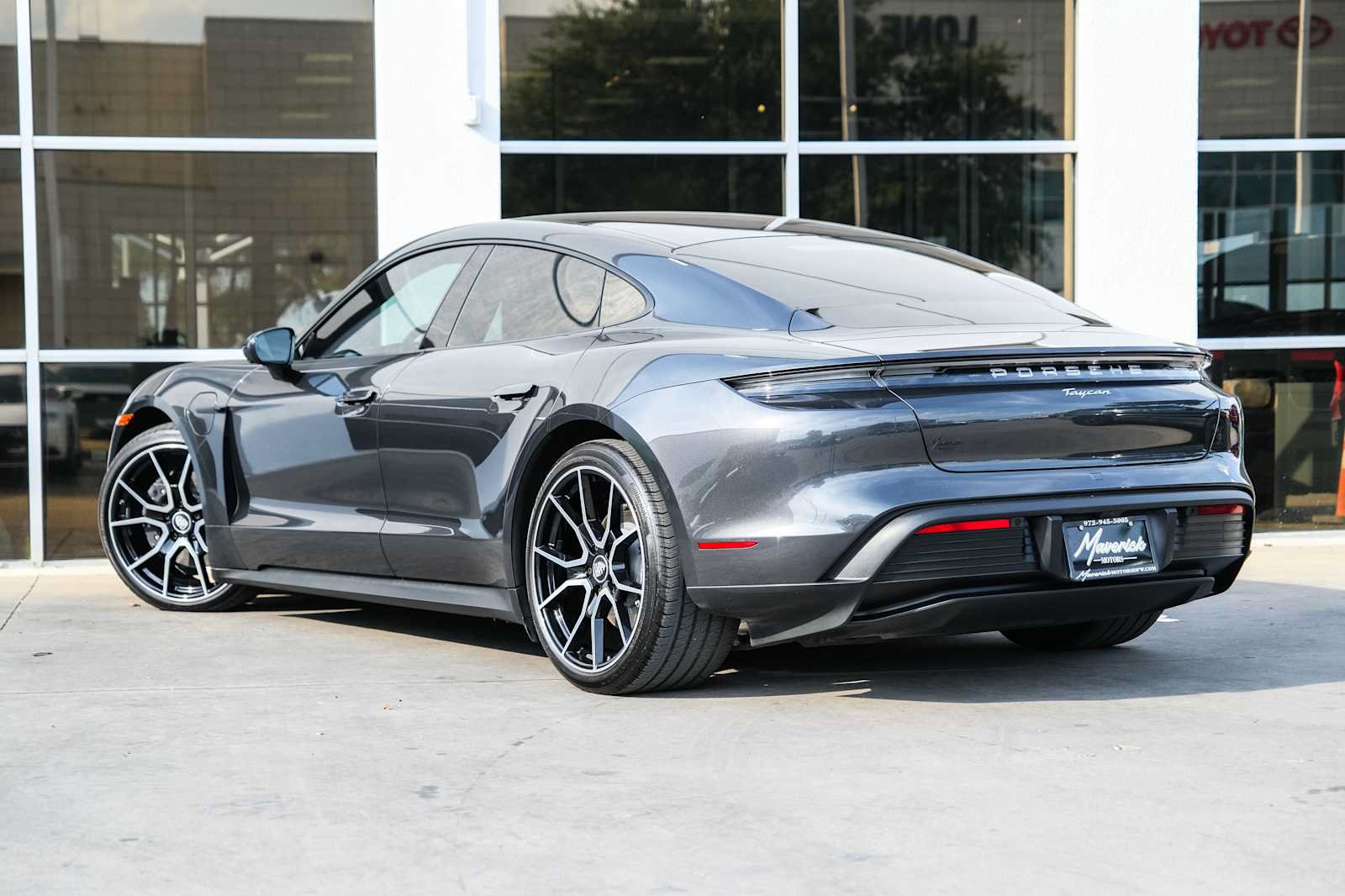 Used 2023 Porsche Taycan RWD image 14