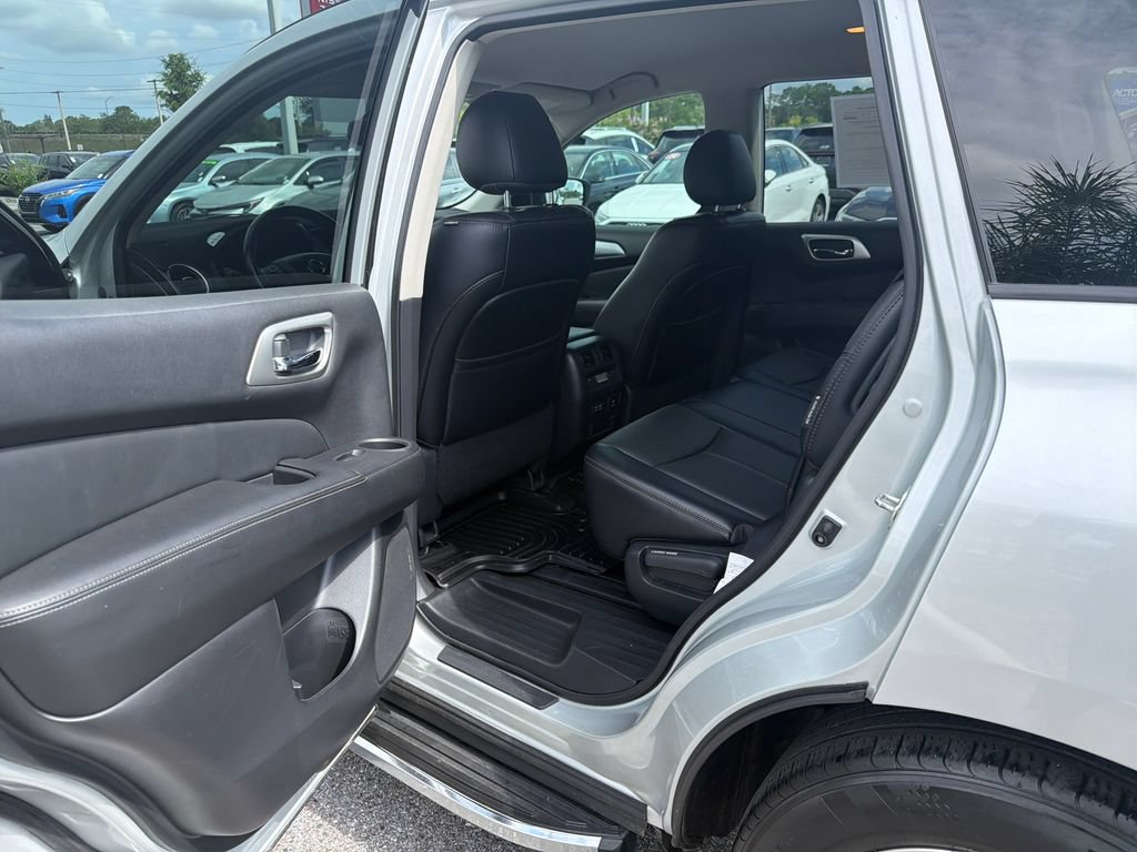 Used 2020 Nissan Pathfinder SL AWD/4WD image 24