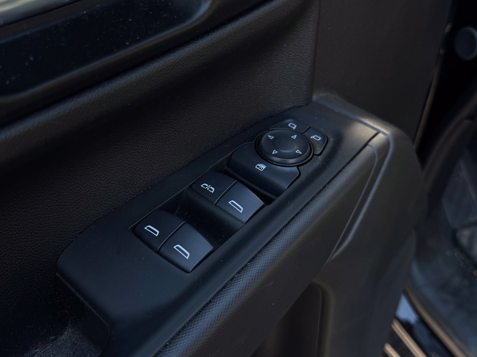 Used 2024 Chevrolet Silverado 1500 Custom Trail Boss w/ LPO, Dark Essentials Package AWD/4WD image 12