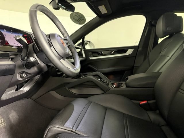 Used 2025 Porsche Cayenne Coupe AWD/4WD image 33