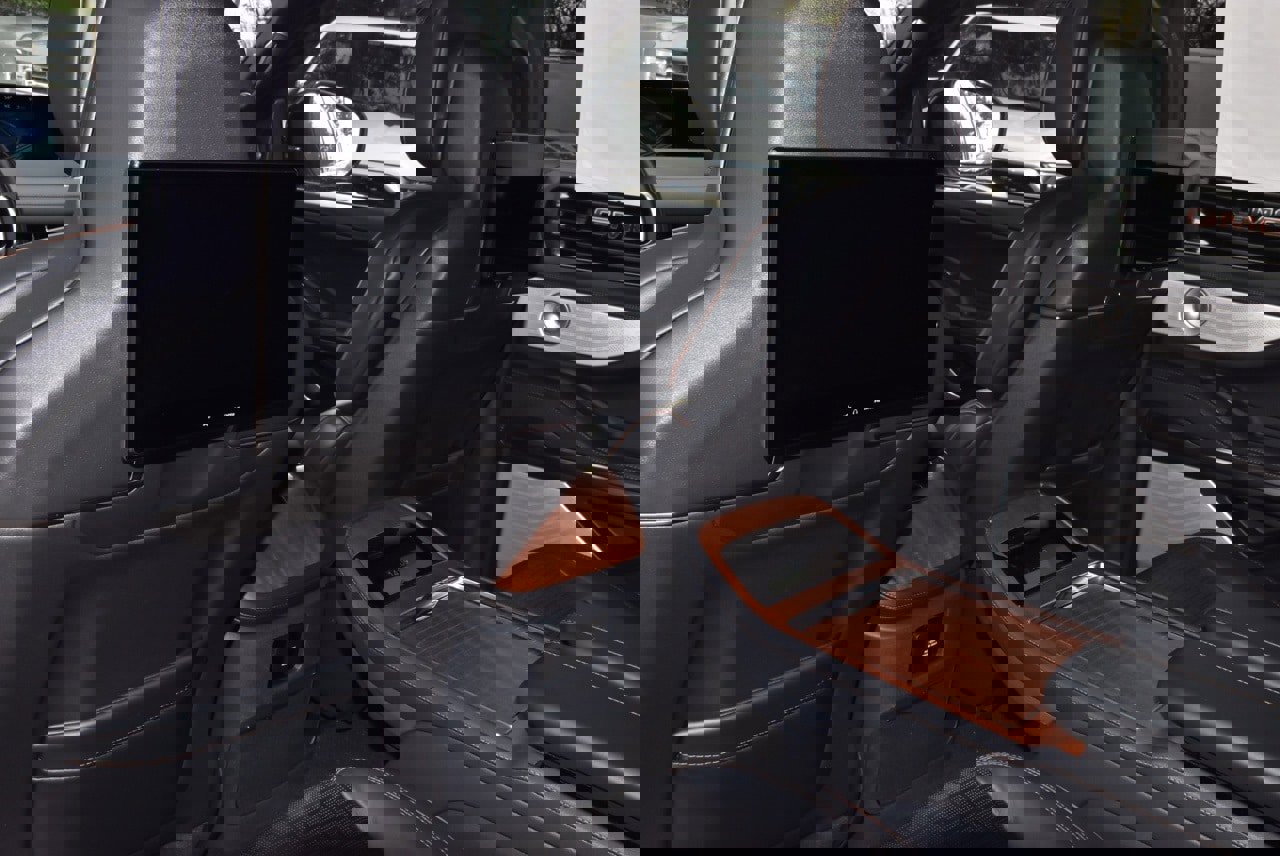 New 2025 Lincoln Navigator L Black Label image 19