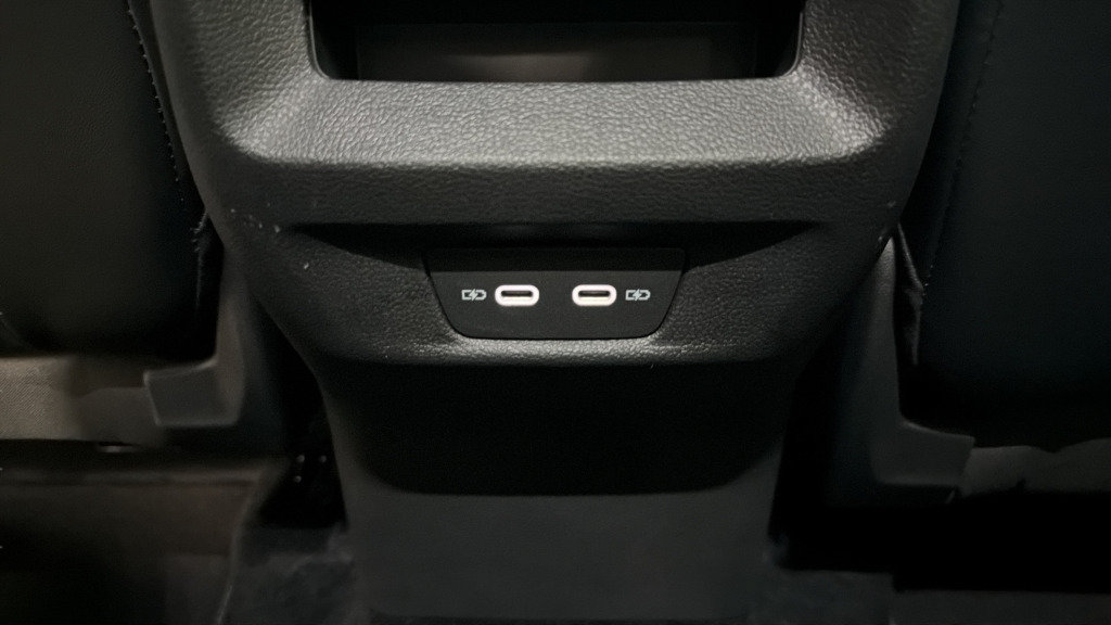 Certified 2025 Volkswagen Tiguan SE AWD/4WD image 32