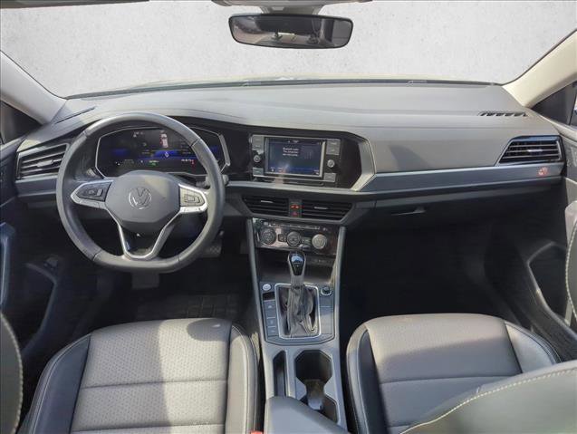Used 2024 Volkswagen Jetta SE image 15