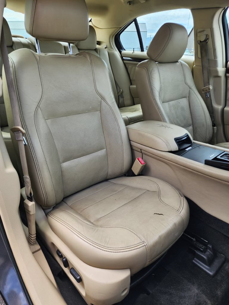 Used 2016 Ford Taurus Limited FWD image 6