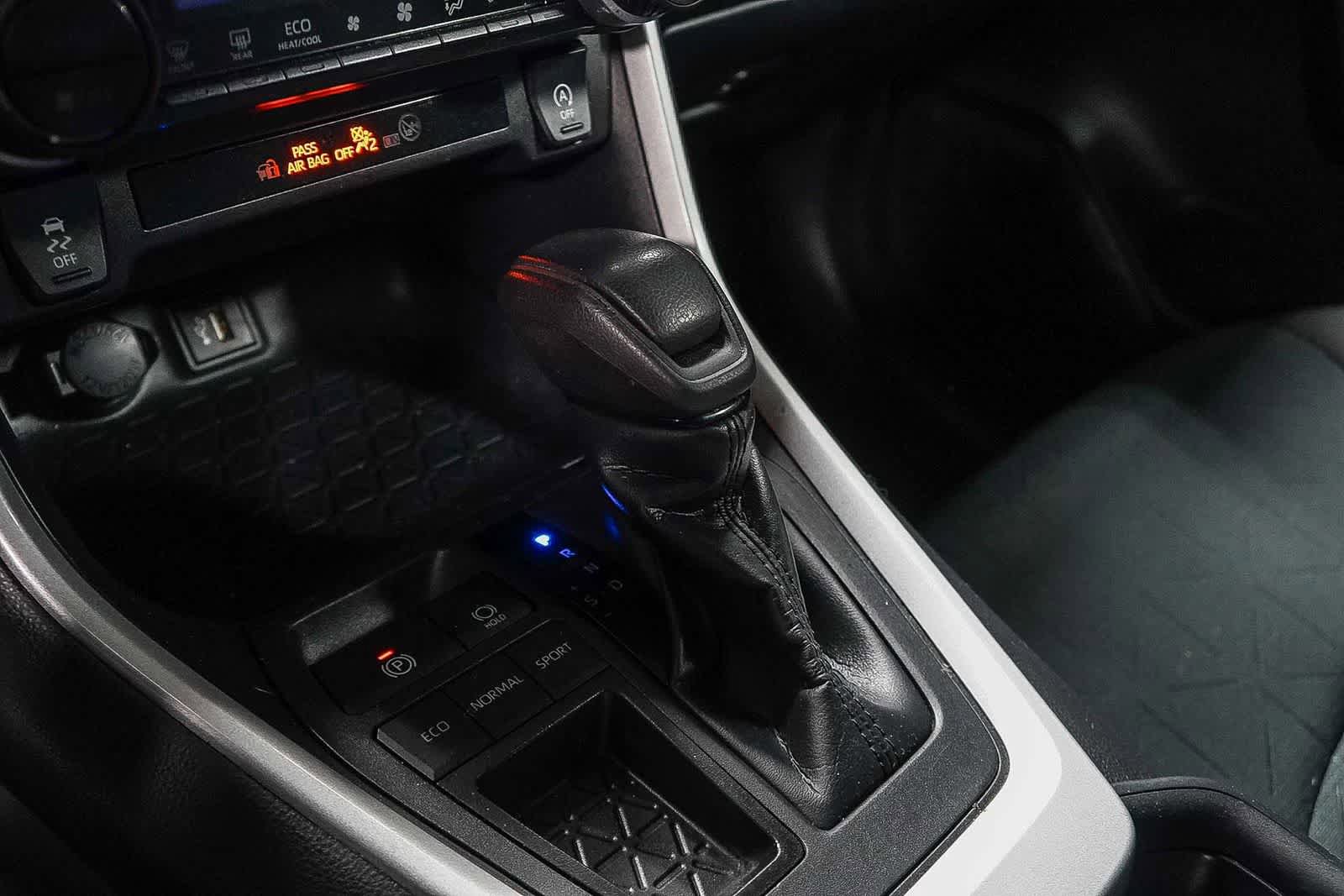 Certified 2025 Toyota RAV4 XLE FWD image 22