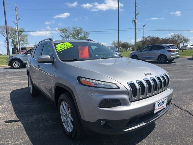 Used 2017 Jeep Cherokee Latitude w/ Safety/Convenience Group image 7