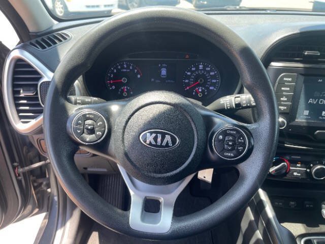 Used 2020 Kia Soul S FWD image 13