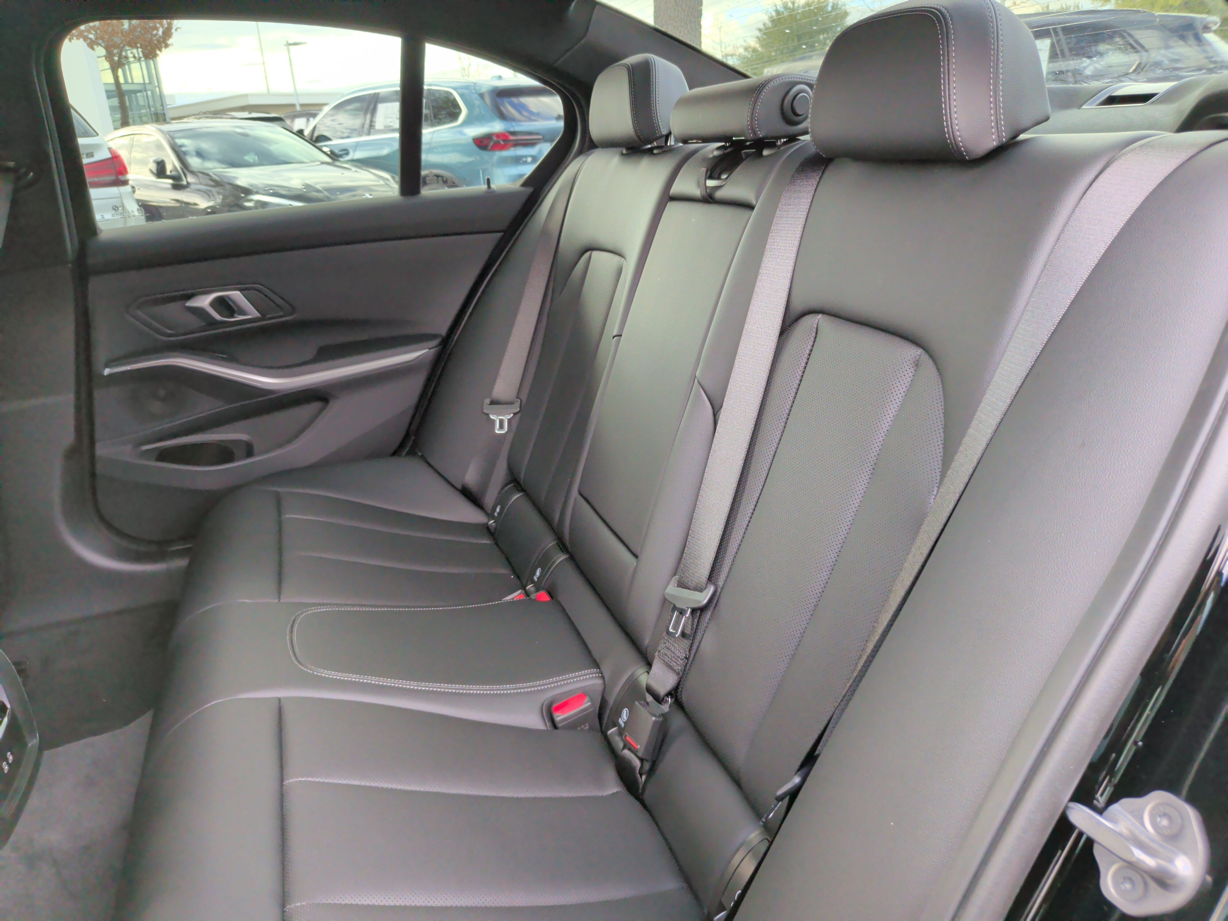 Used 2026 BMW 330i Sedan w/ Convenience Package RWD image 31