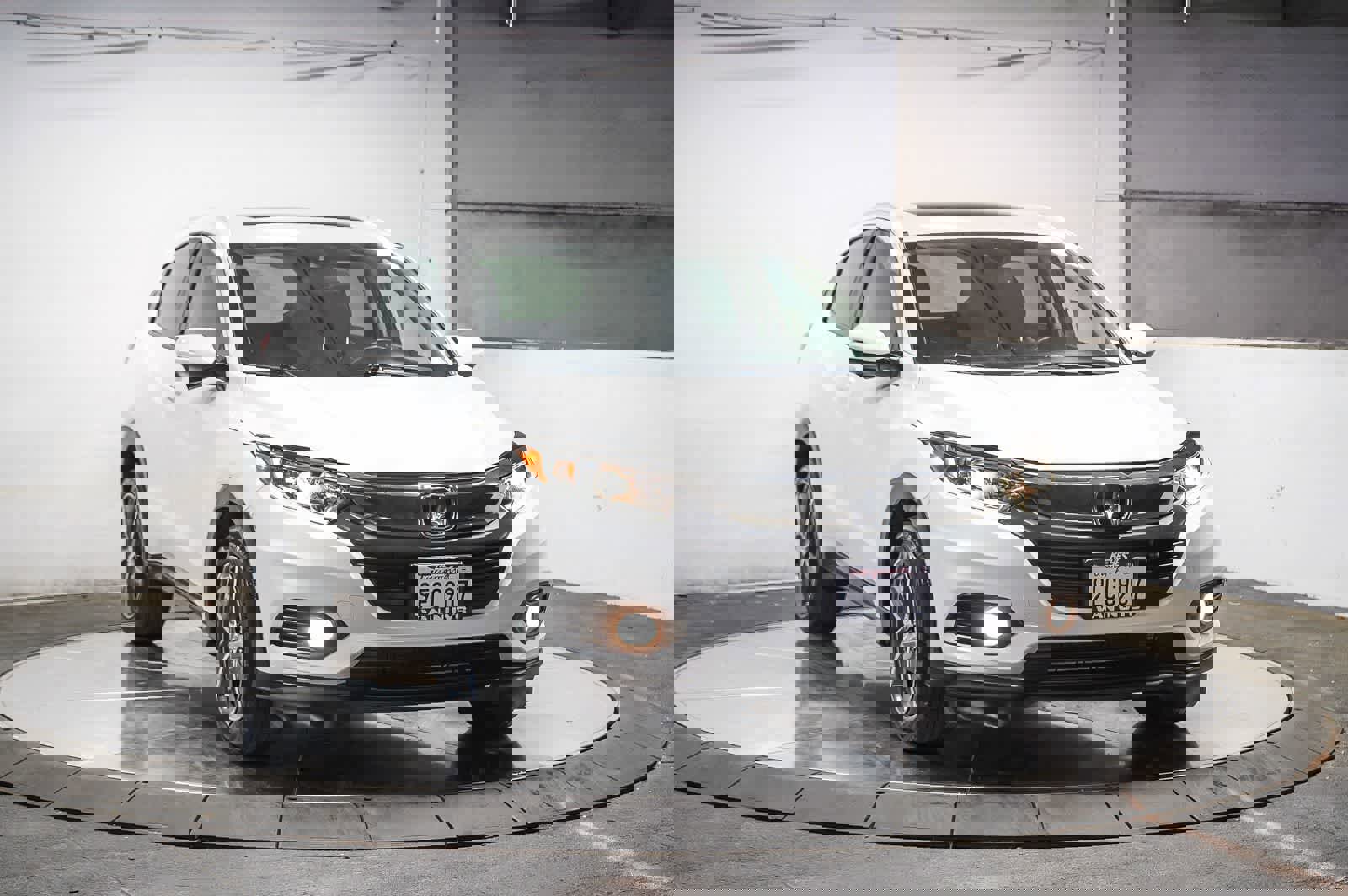 Used 2021 Honda HR-V EX-L image 2