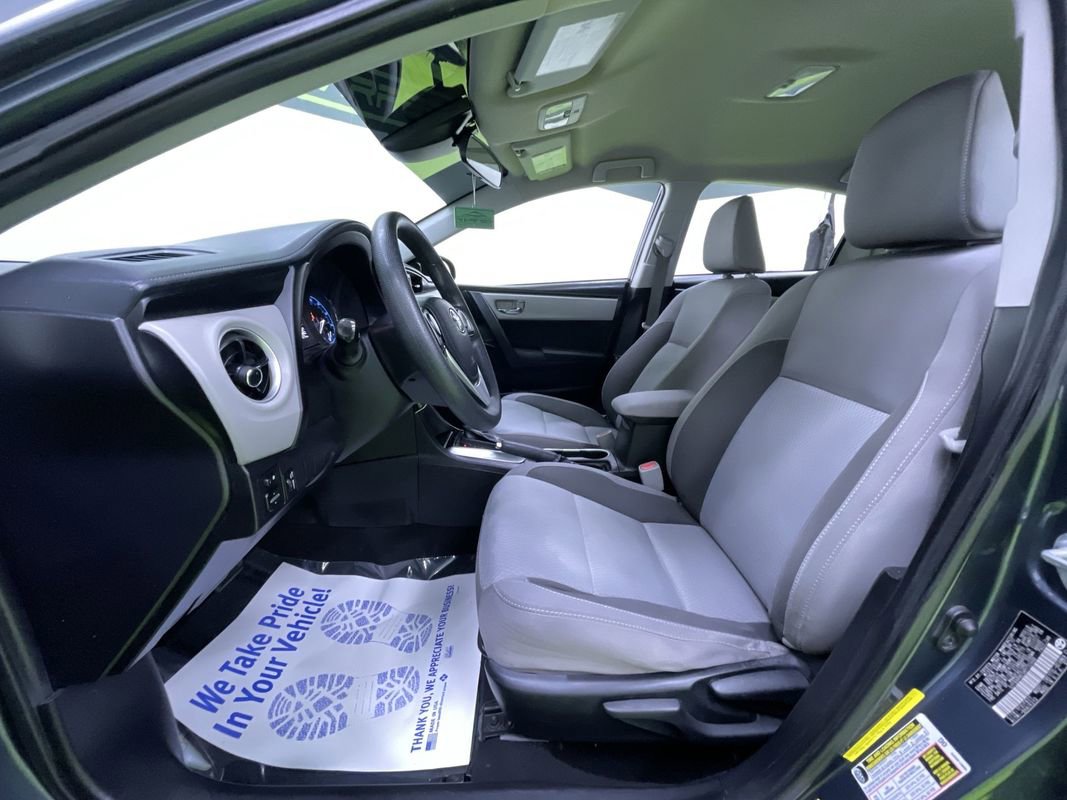 Used 2017 Toyota Corolla LE image 18