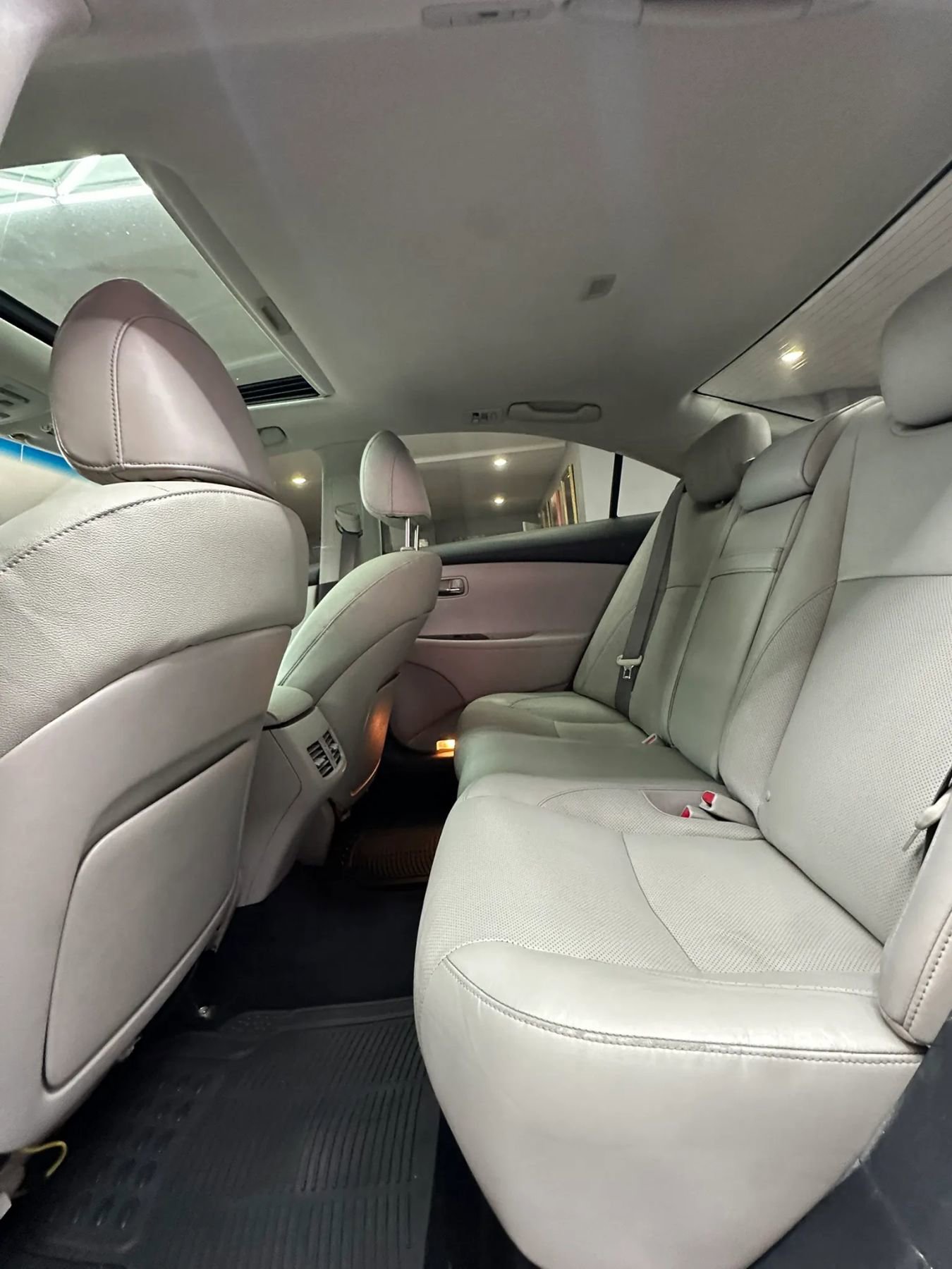 Used 2011 Lexus ES 350 FWD image 21