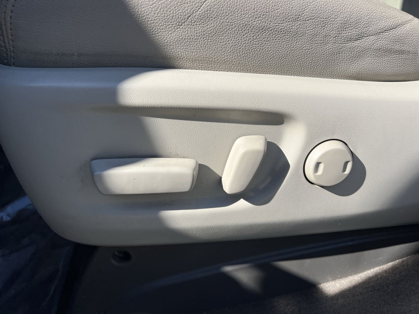 Used 2017 Toyota Sienna XLE w/ XLE Navigation Package FWD image 14