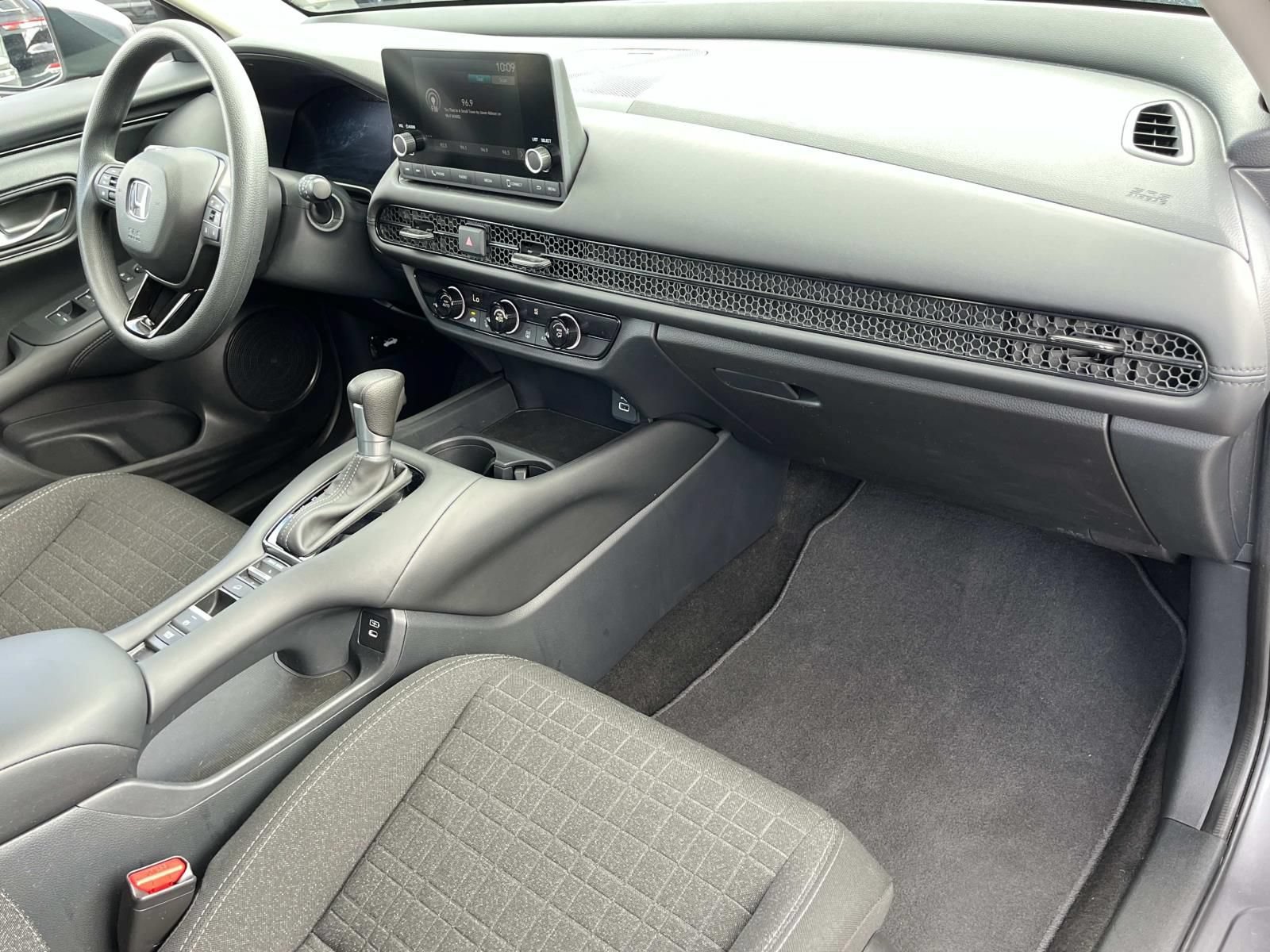Used 2025 Honda HR-V LX image 23