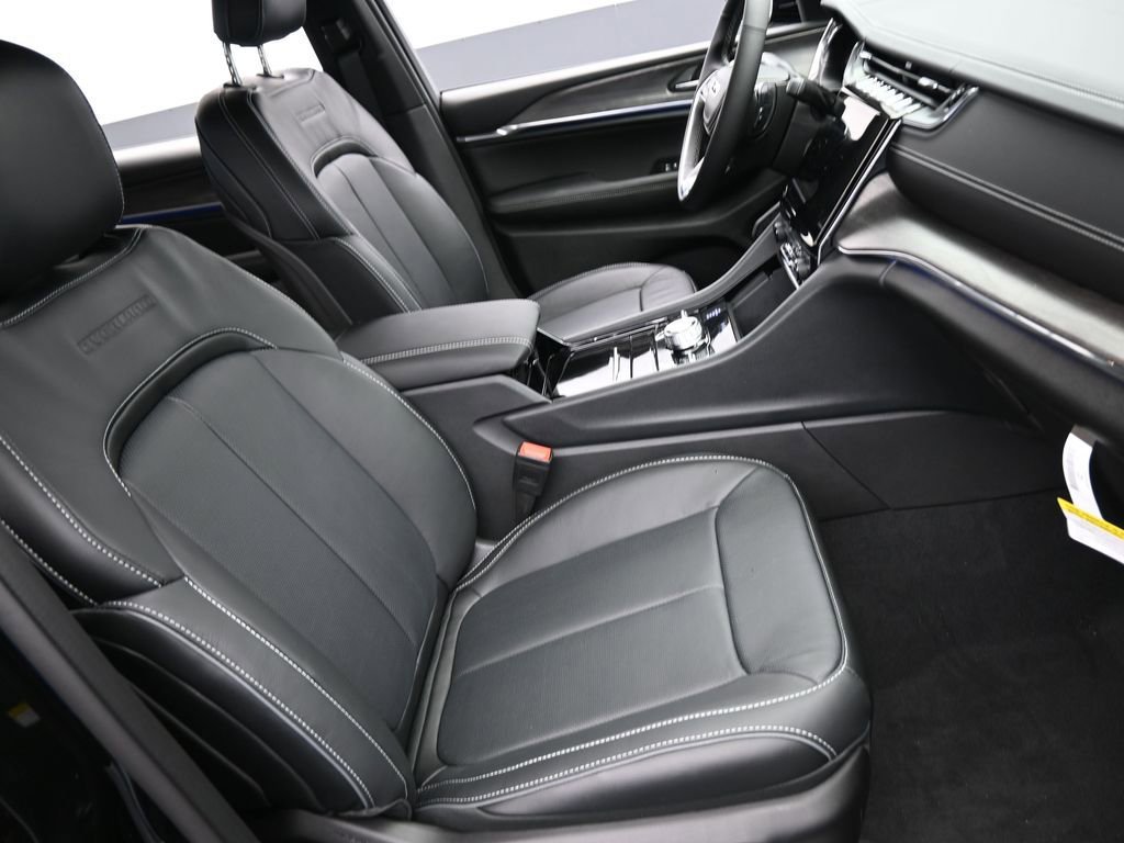 New 2025 Jeep Grand Cherokee L Overland image 20